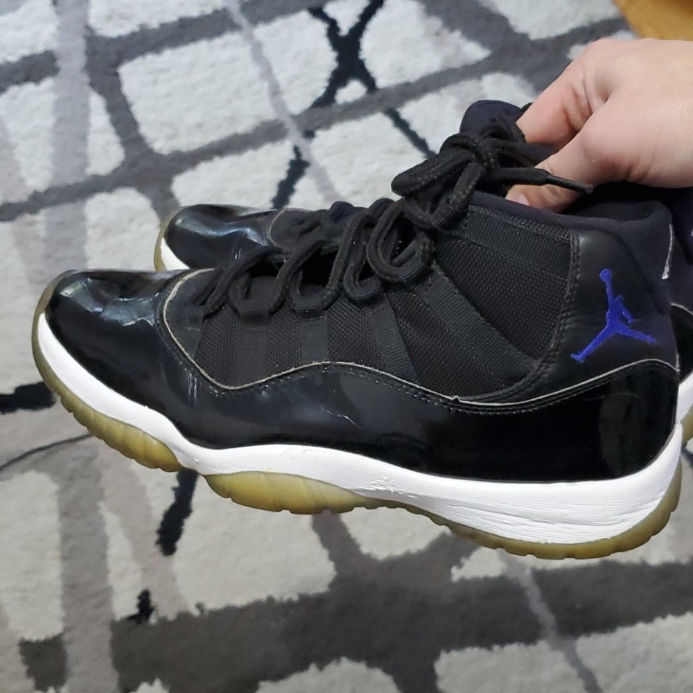 air jordan 11 space jam sneakers - Picture 2 of 13